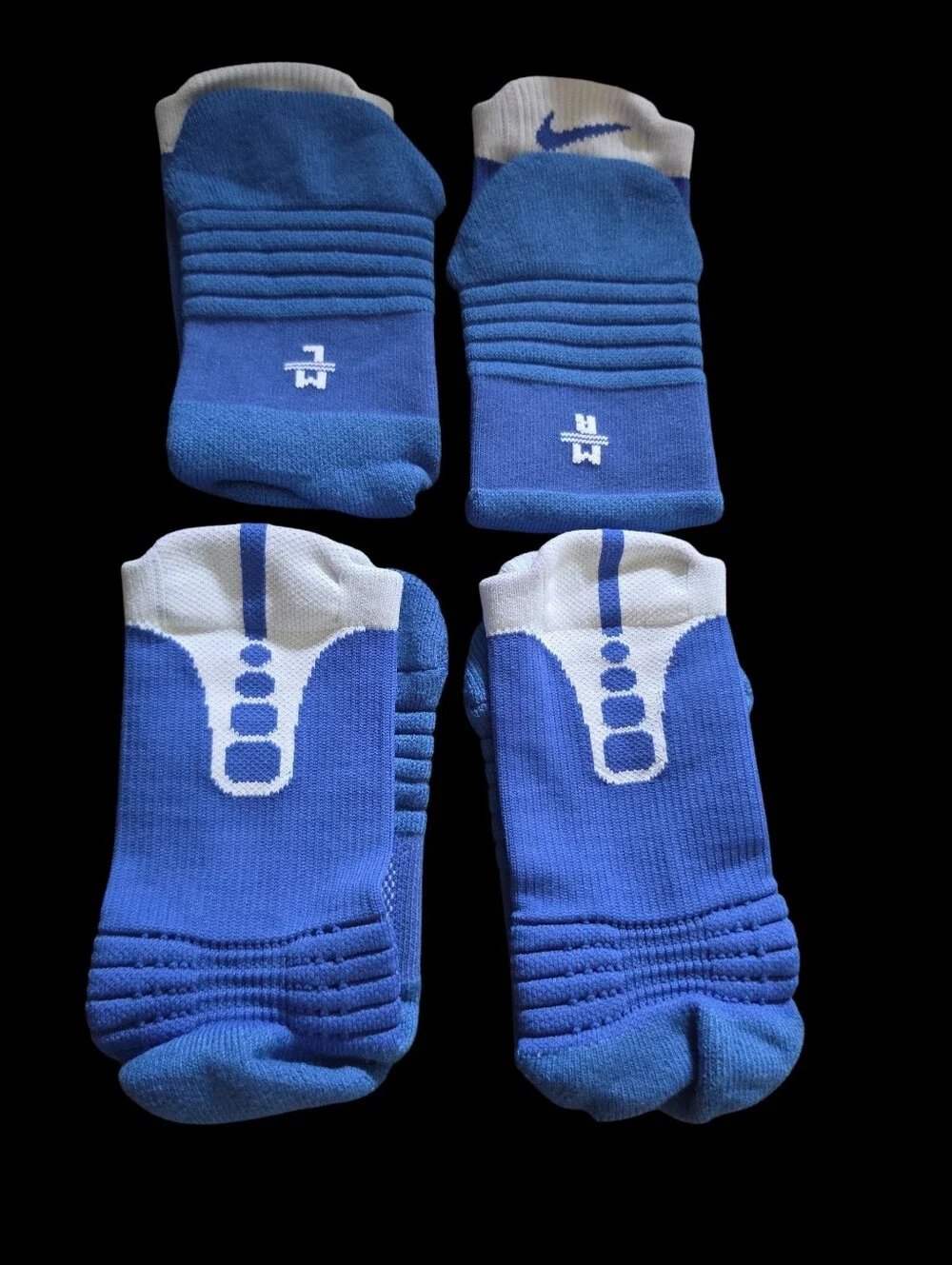 2 Pair of Nike Elite Basketball Crew Socks Size Medium. Fits M 6-8 W 6-10 New